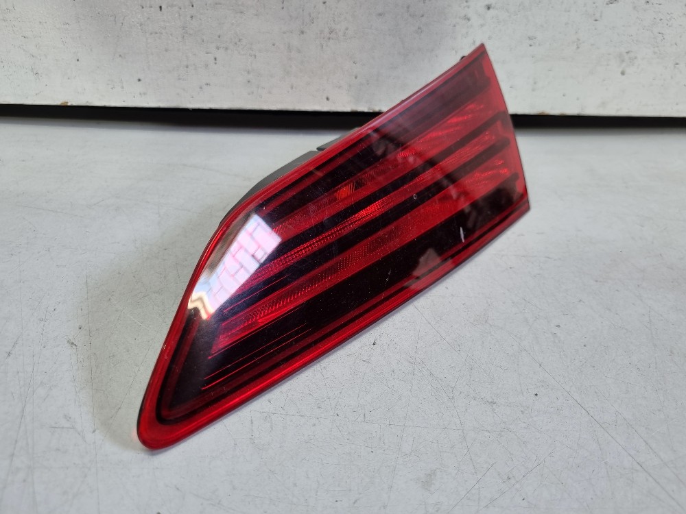 Lant.dir. Tampa Trás. Hyundai Hb20 Sedan 2020/2022 Seminovo. 2