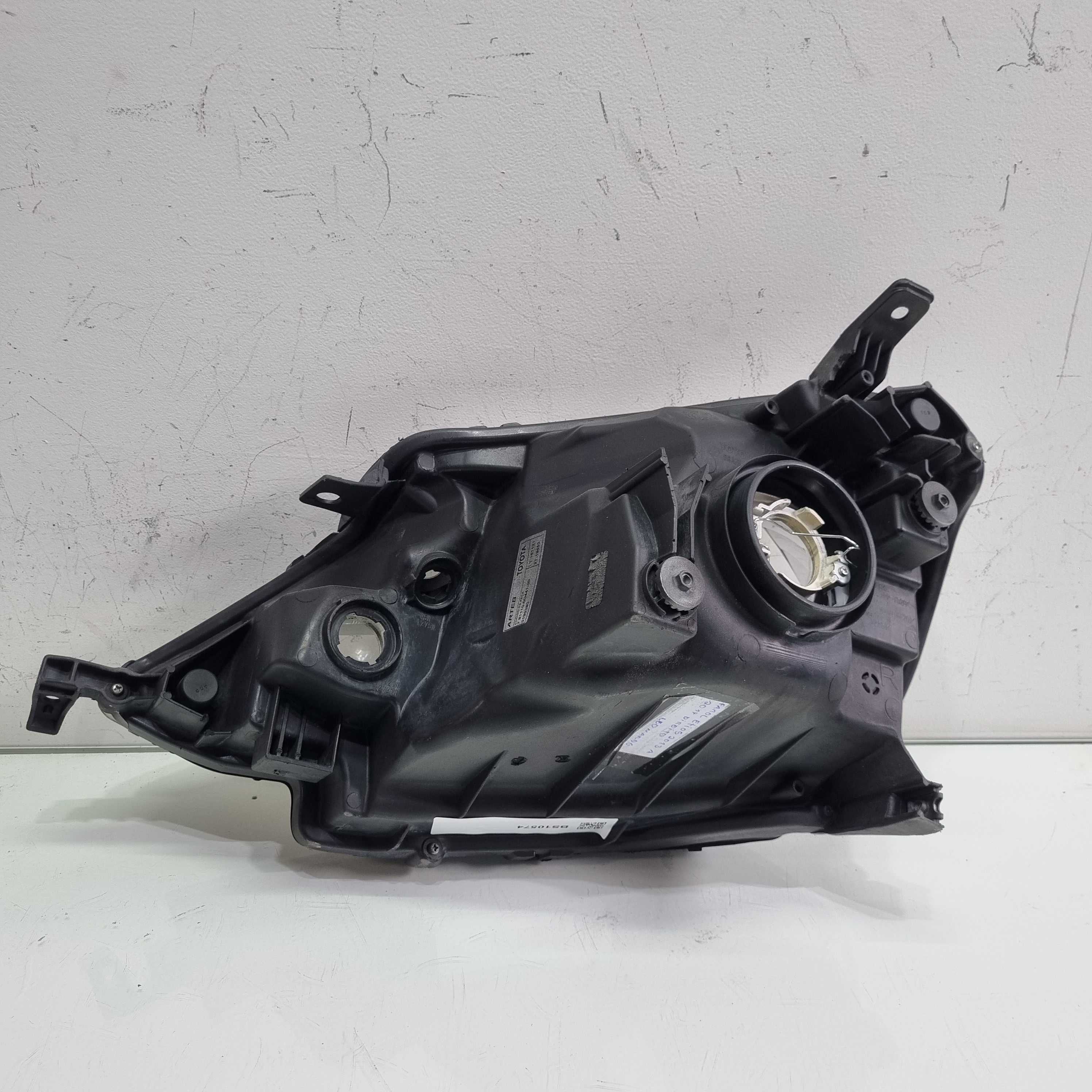 Farol lado direito recuperado Etios 2013/2018 2