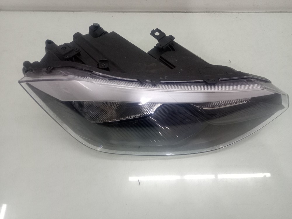 Farol Direito Volkswagen Polo Track 2022/2025 Recuperado Direito/passageiro 3