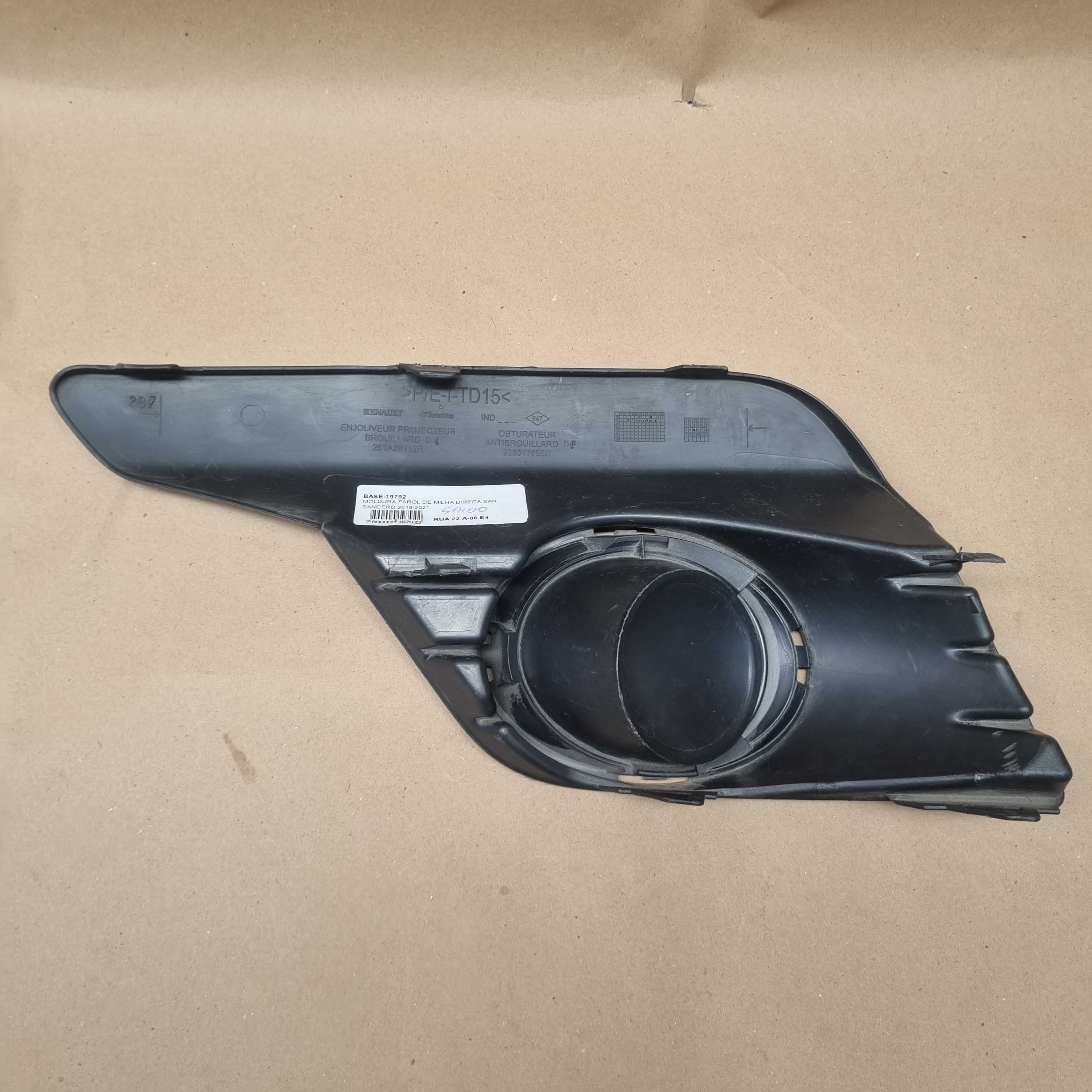 Moldura De Farol De Milha Direita Renault Sandero 2019/2021 Preto 1
