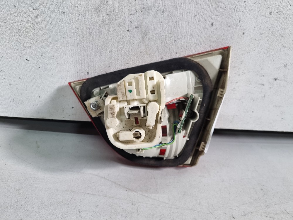 Lanterna Esquerda Da Tampa Traseira Bmw 320i 325i 2008/2012 Esquerdo/motorista 4
