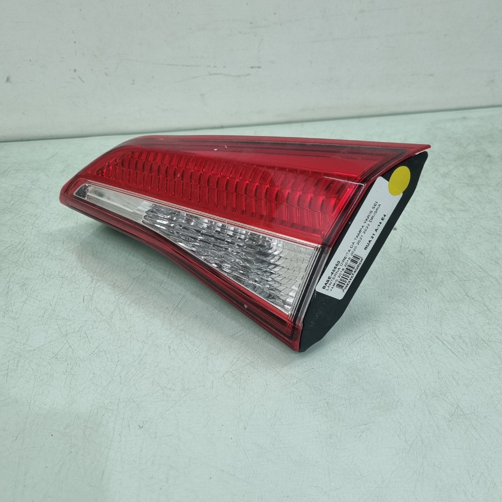 Lanterna Direita Tampa Traseira Yaris Sedan 2017/2022 Usado. 3