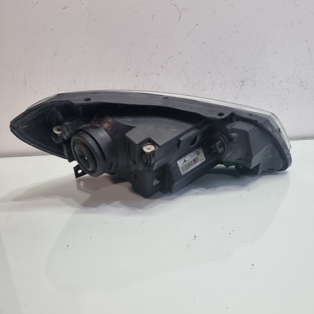 Farol C/friso Prata Do Lado Esquerdo Volkswagen G7 2016/2018 Esquerdo/motorista 2