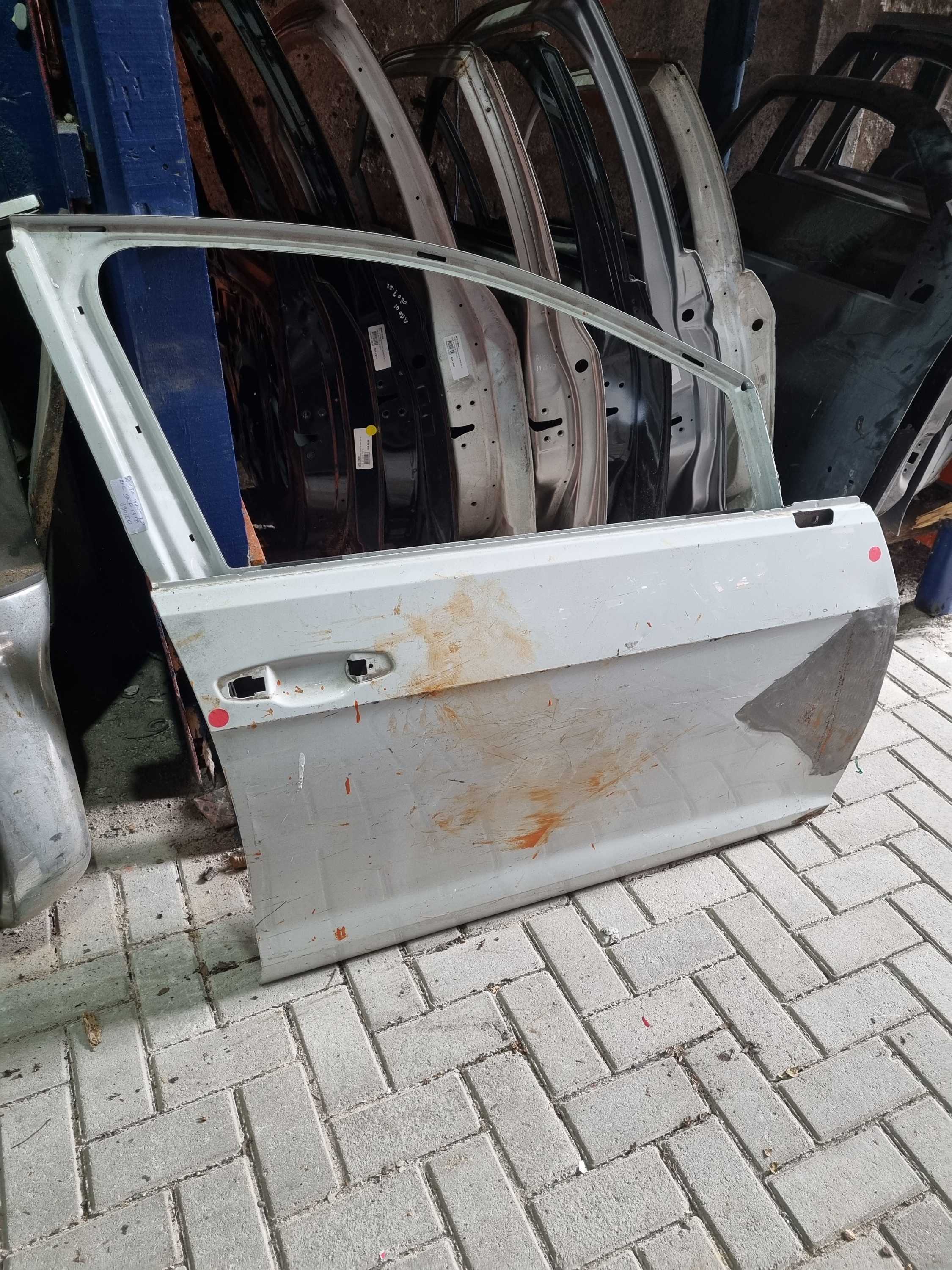 Porta dianteira lado direito recuperado Golf 2015/2018 1