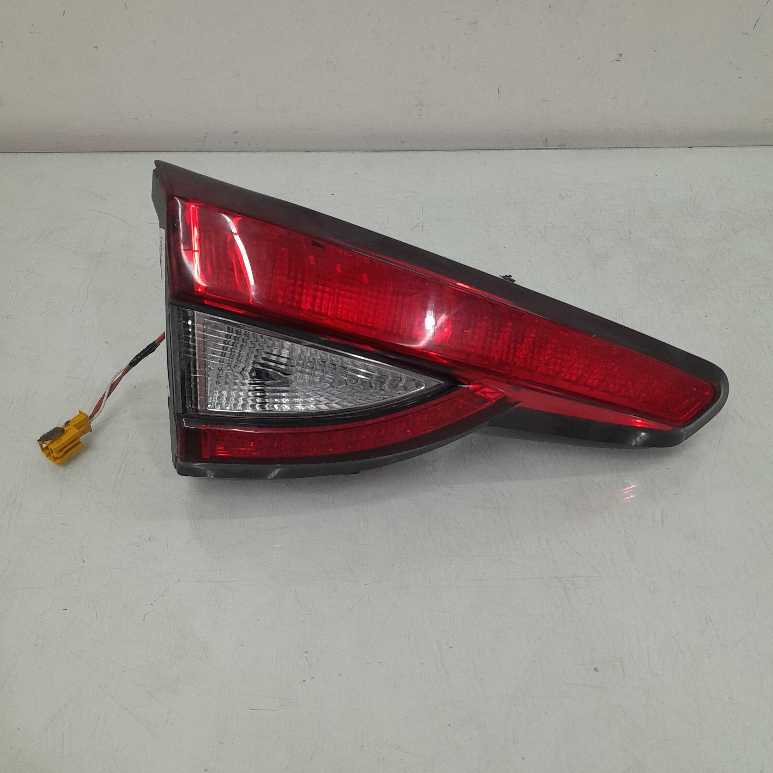 Lanterna Esquerda Da Tampa Fiat Argo 2018/2021 Original