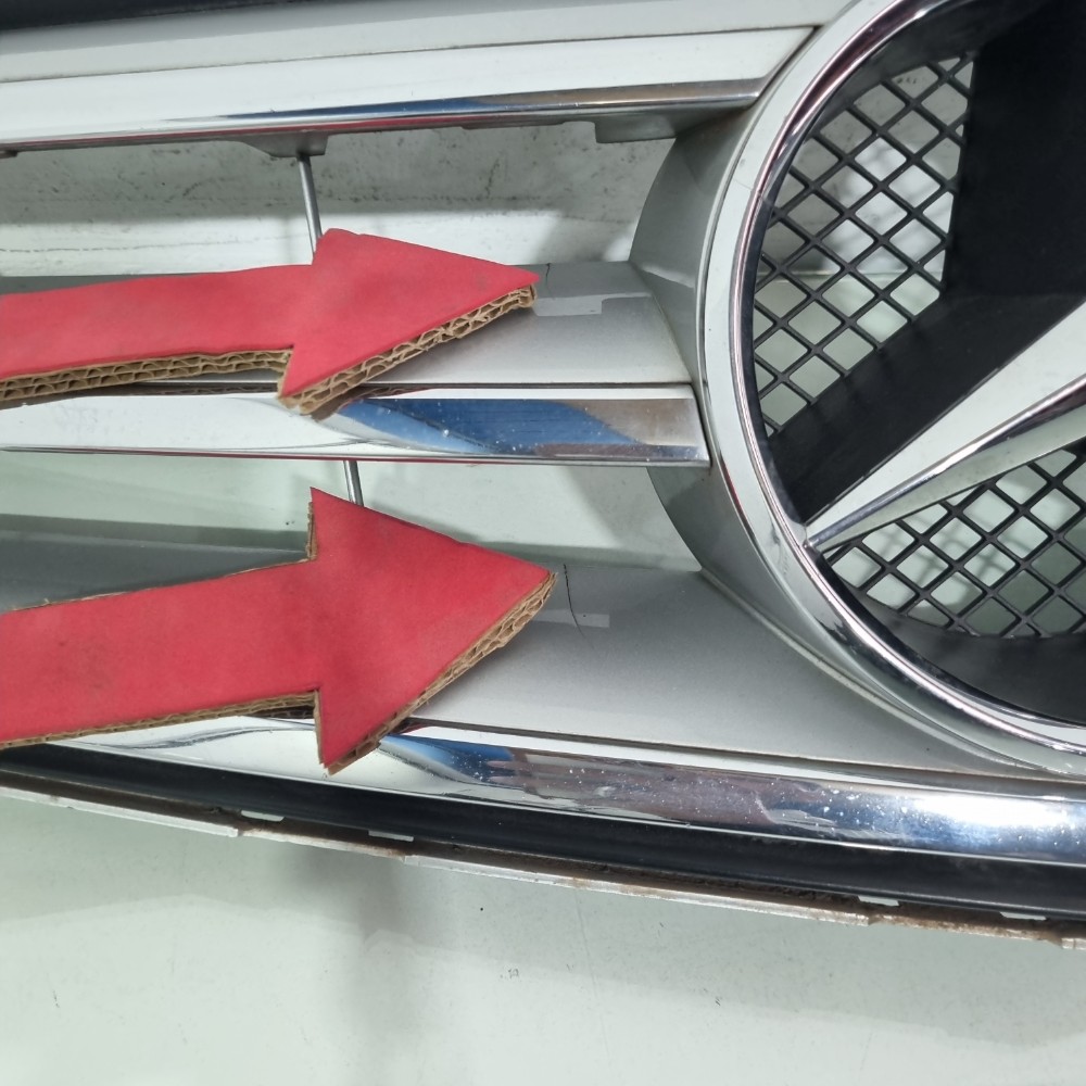 Grade Superior Frontal Mercedes Benz C180/c200 2008/2012 Prata 2