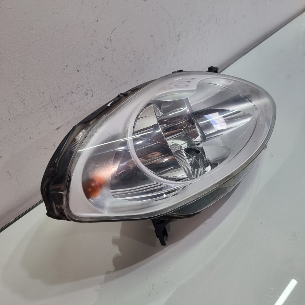 Farol Dianteiro Direito Fiat Palio 2013/2018 Direito/passageiro 2