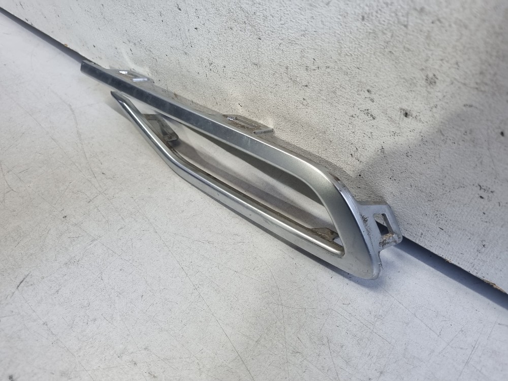 Friso Direito Do P-choque Traseiro Nivus 2022/2024 Semi-novo 2