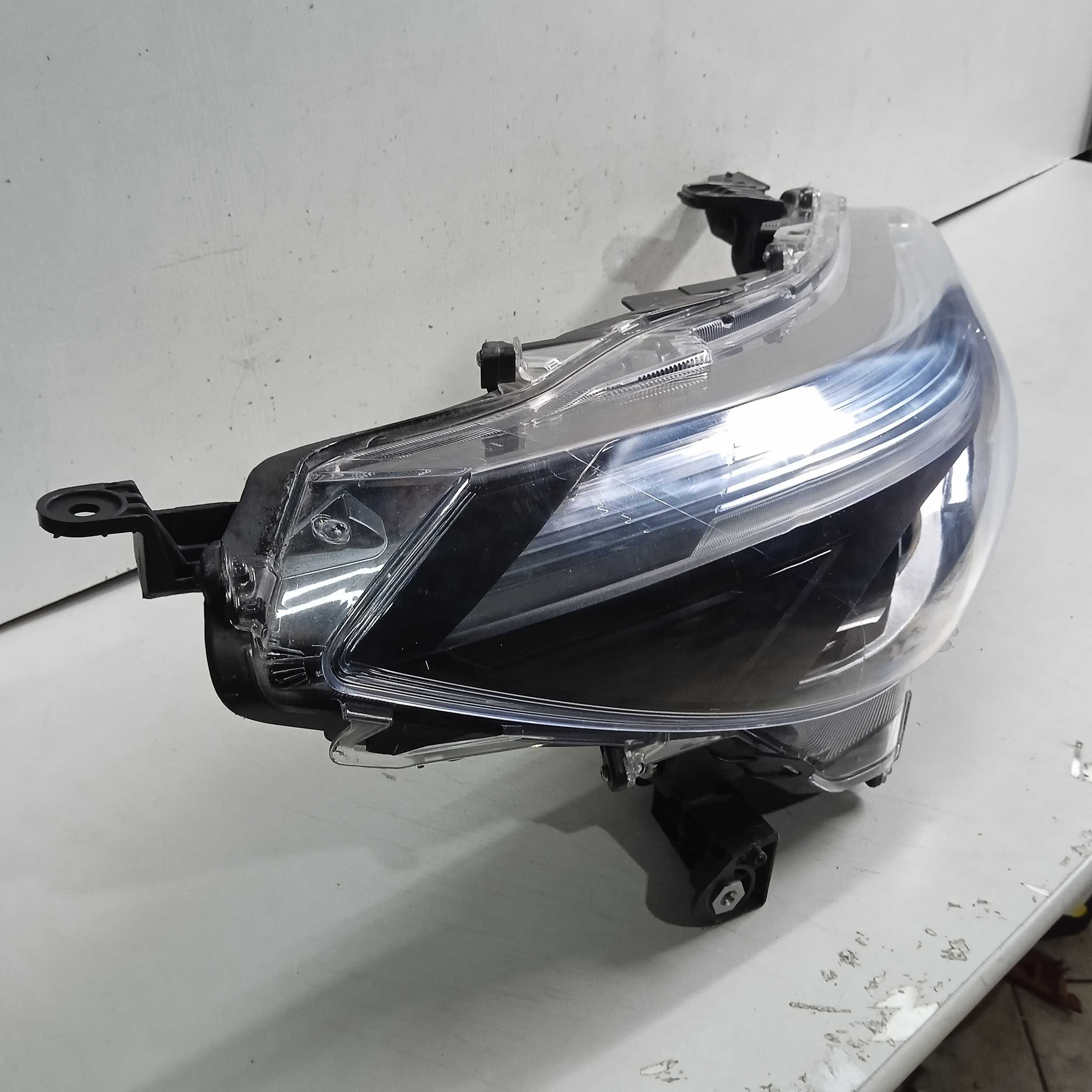 Farol Lado Direito Corolla Cross Ano 2022/2024 Recuperado 3