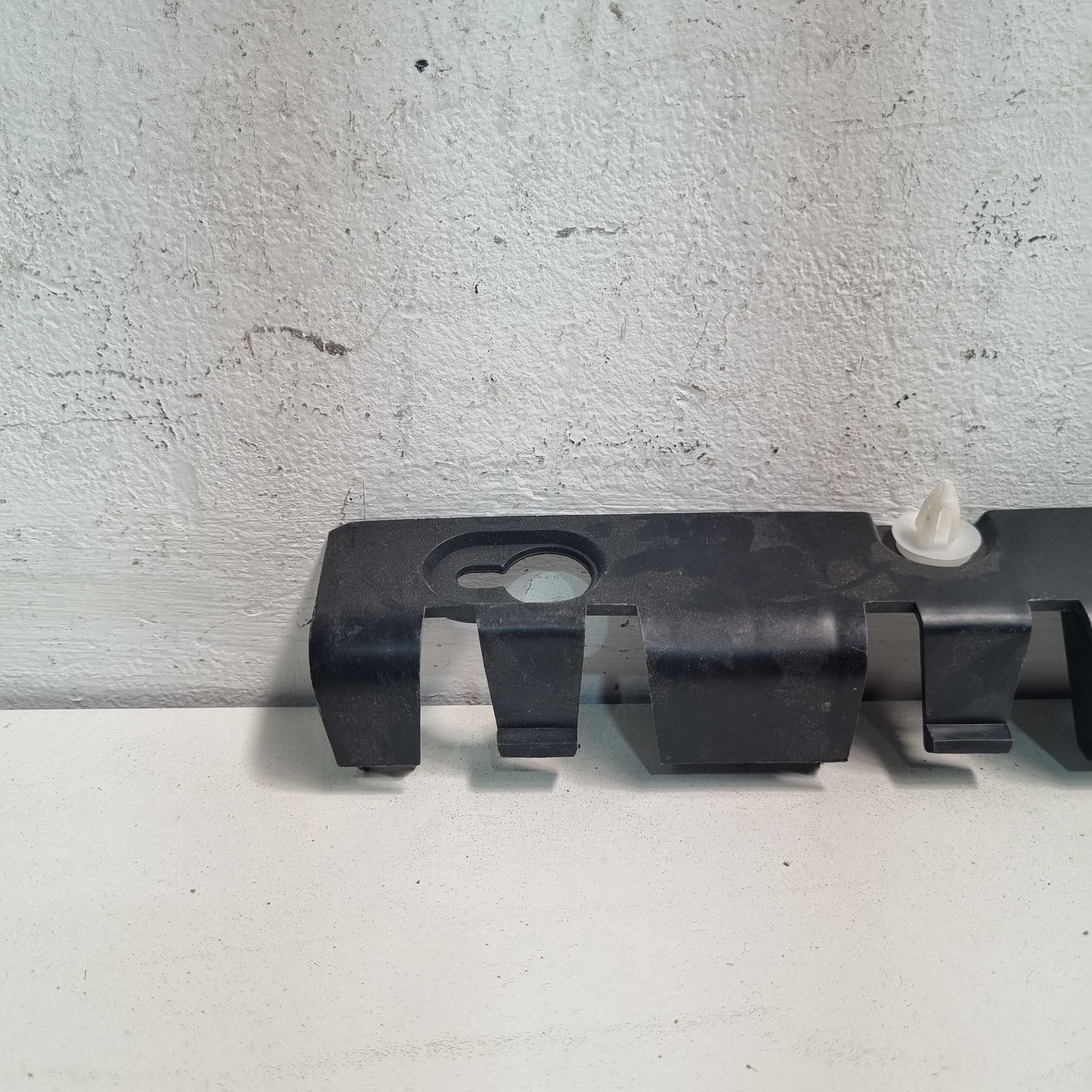 Suporte Esquerdo Parachoque Traseiro Renault Logan 2007/2010 3