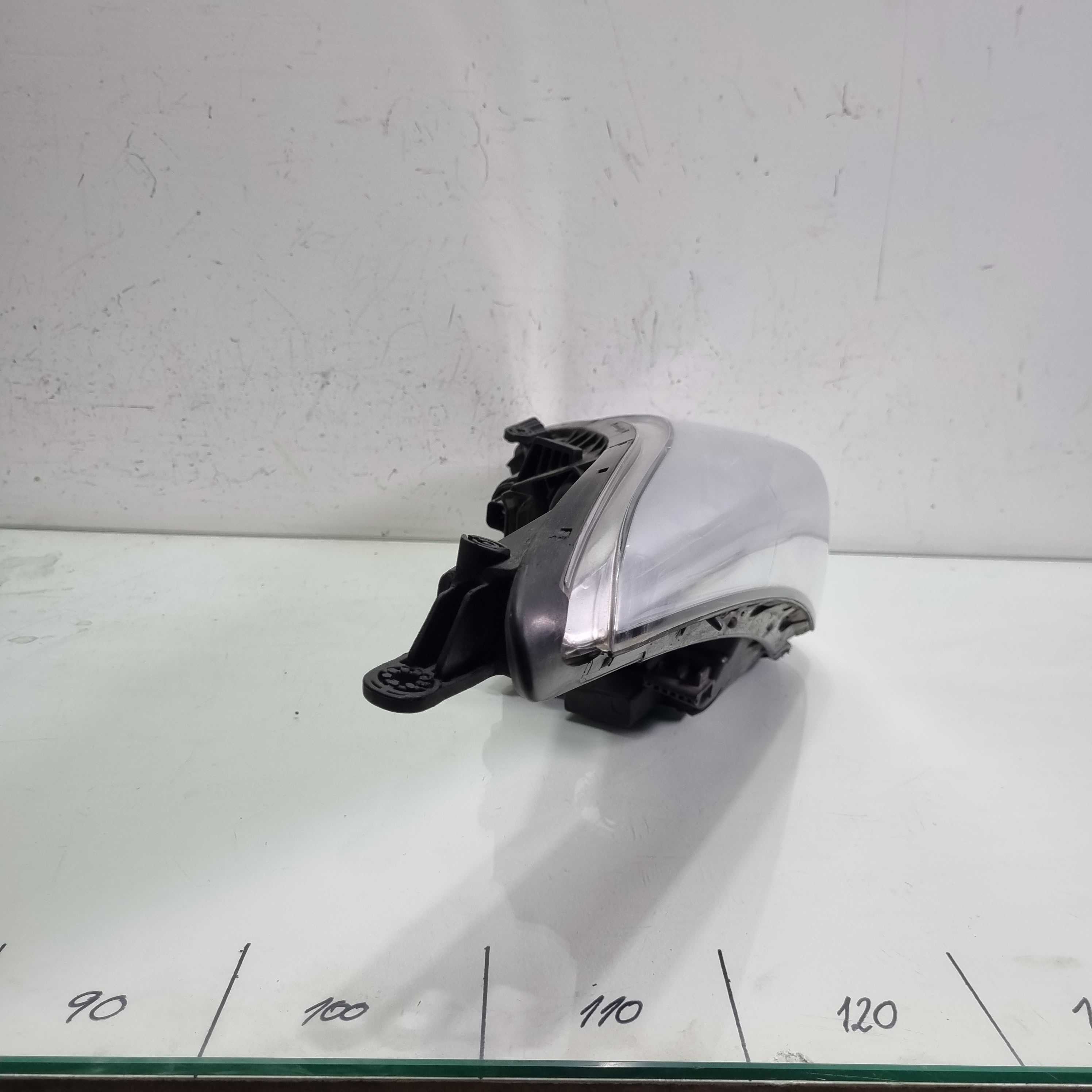 Farol lado direito Hyundai Hb20 2013/2018 1