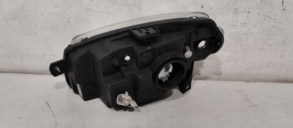 Farol  Direito Uno  Vivace Cromado 2010/2015 Recondicionado. 4