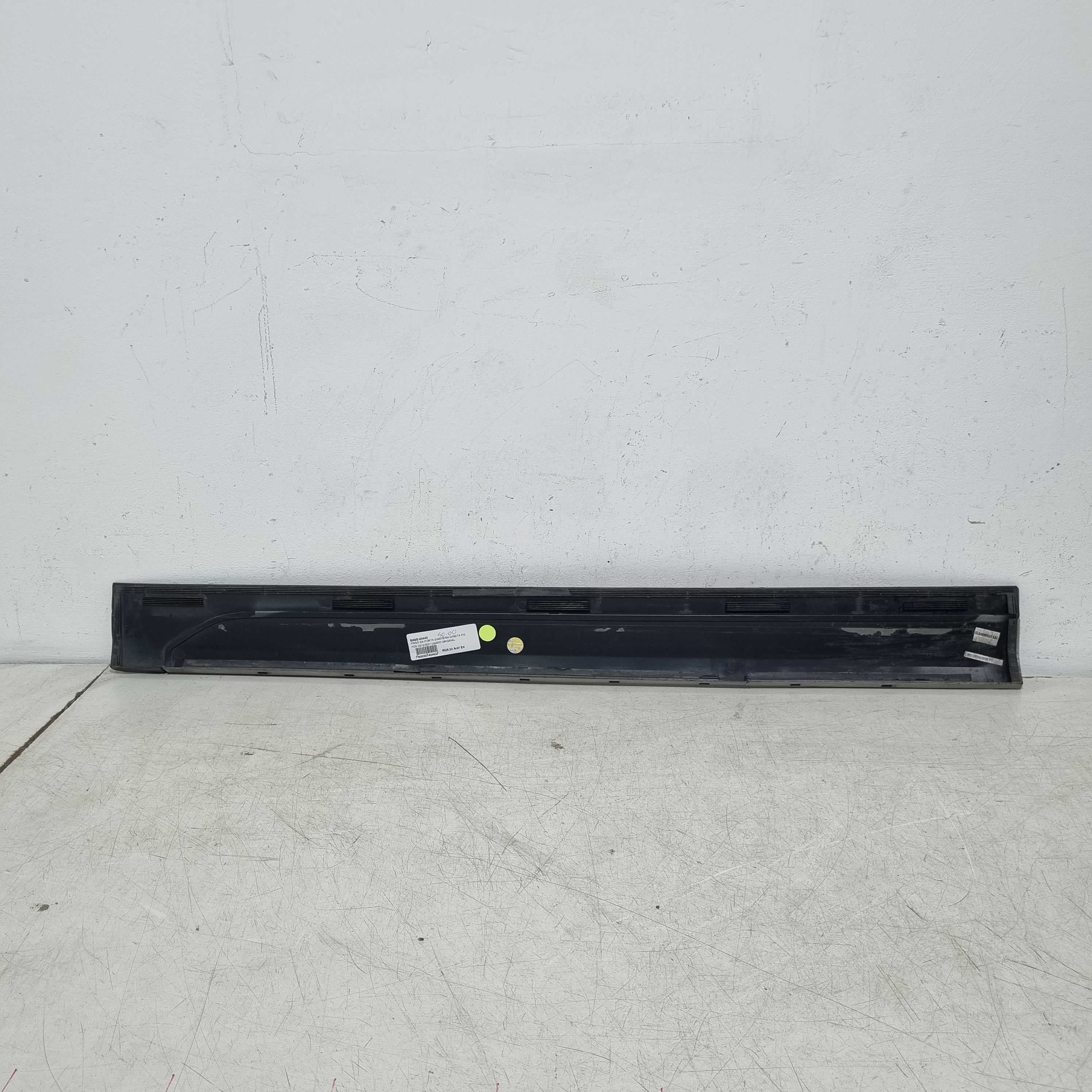 Friso Porta Dianteira Direita Volkswagen Fox 2015/2021 2