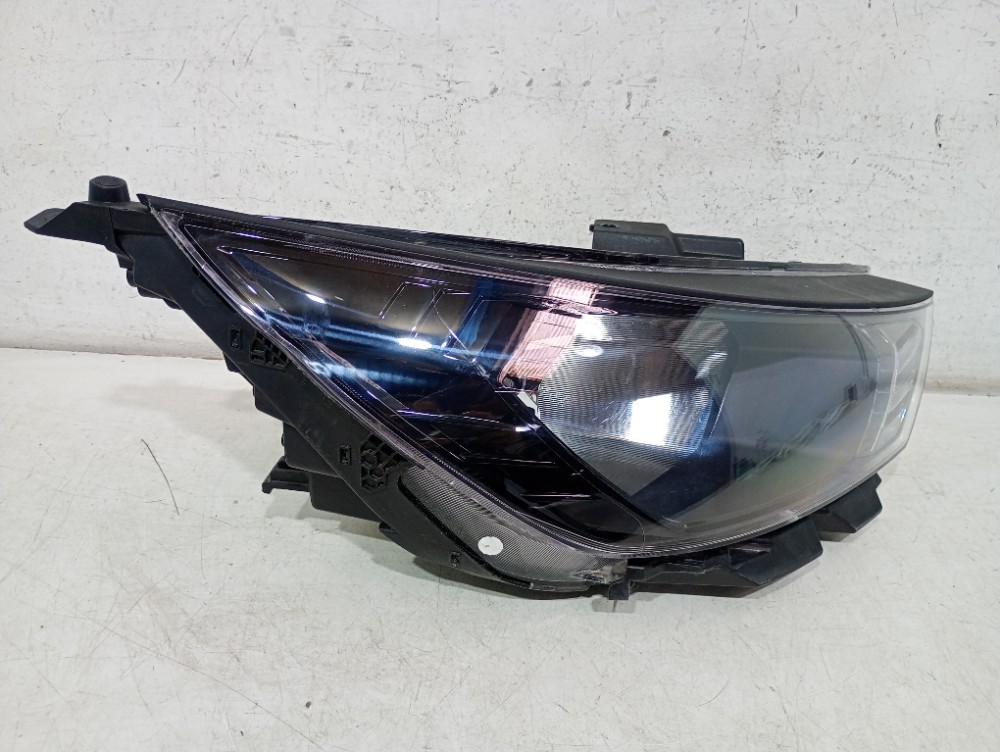 Farol direito HB20 2022/2025 3