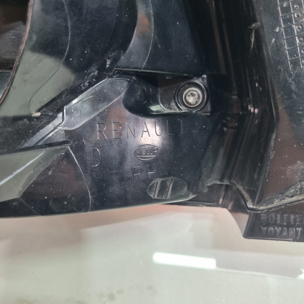 Lanterna Do Lado Direito Renault Sandero Modelos 2016/2019 Direito/passageiro 4