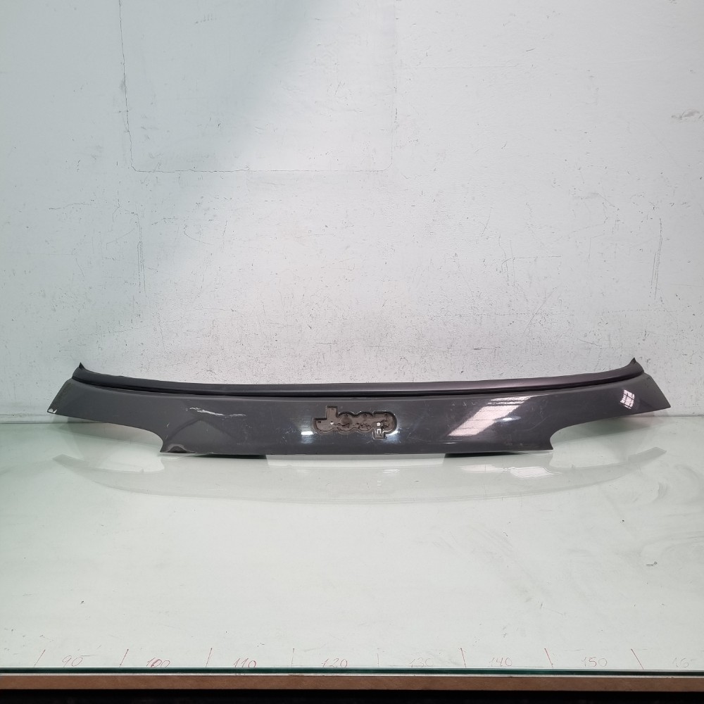 Aplique Tampa Traseira Jeep Compass Modelos 2017/2023 Cinza