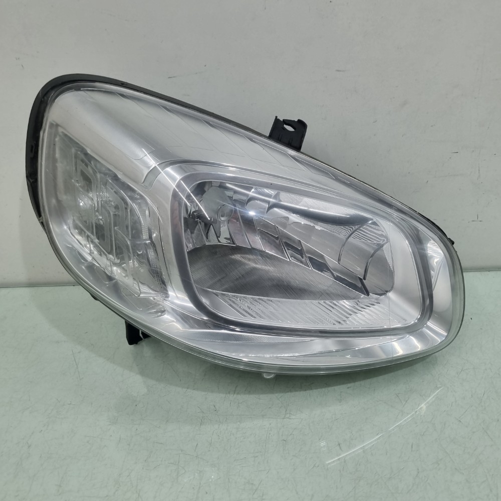 Farol Direito Fiat Uno 2016/2020 Recuperado Cromado Direito/passageiro 1