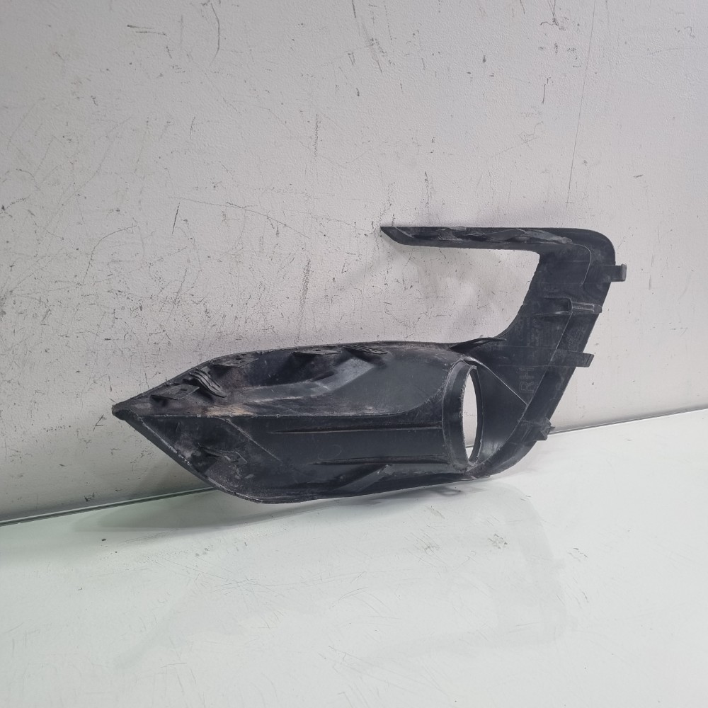 Moldura Direita da Grade Fiat Palio ELX 2010–2014 7