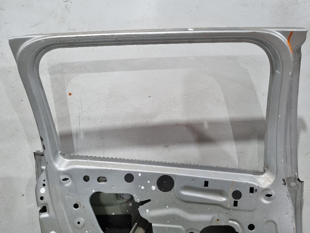 Porta traseira esquerda Peugeot 2008 2016/2022 6
