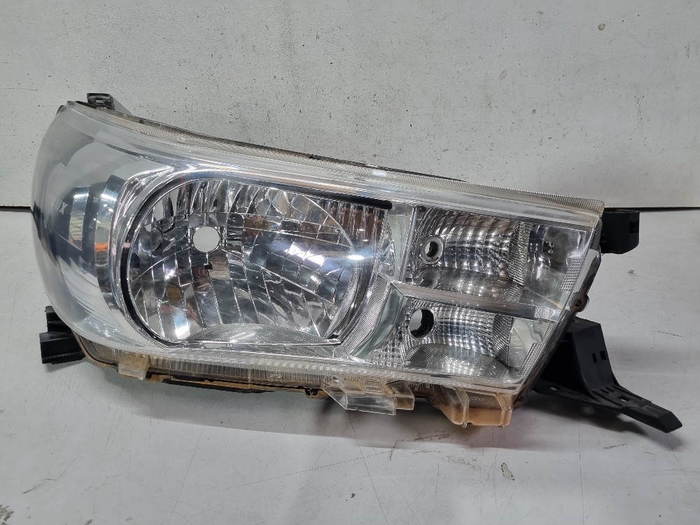 Farol Direito Toyota Hilux 2016/2019 Recuperado Direito/passageiro 3