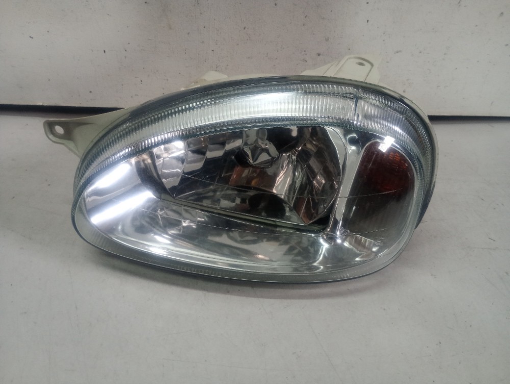Farol Esquerdo Chevrolet Corsa 2001/2005 Recuperado