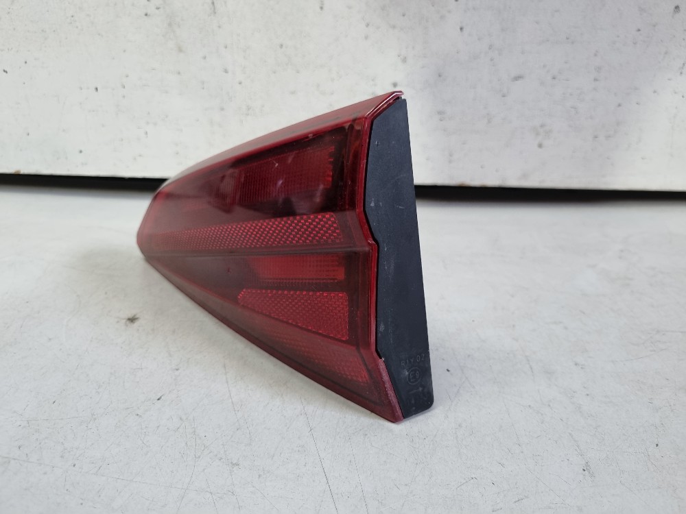 Lanterna Direita Da Tampa Traseira Virtus 2017/2021 Seminova 2