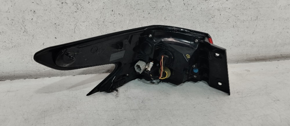 Lanterna Direita Nissan Versa 2020/2023 Direito/passageiro Vermelha 3