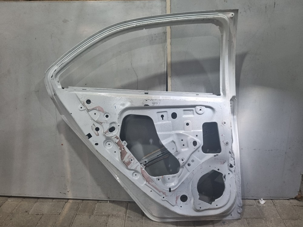 Porta Traseira Do Lado Esquerdo Chevrolet Onix 2013/2019 Traseira Esquerdo 4
