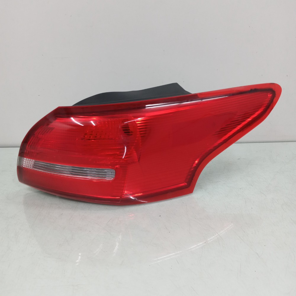 Lanterna Do Direito Ford Focus Sedan Modelos 2016/2019 Direito/passageiro 1