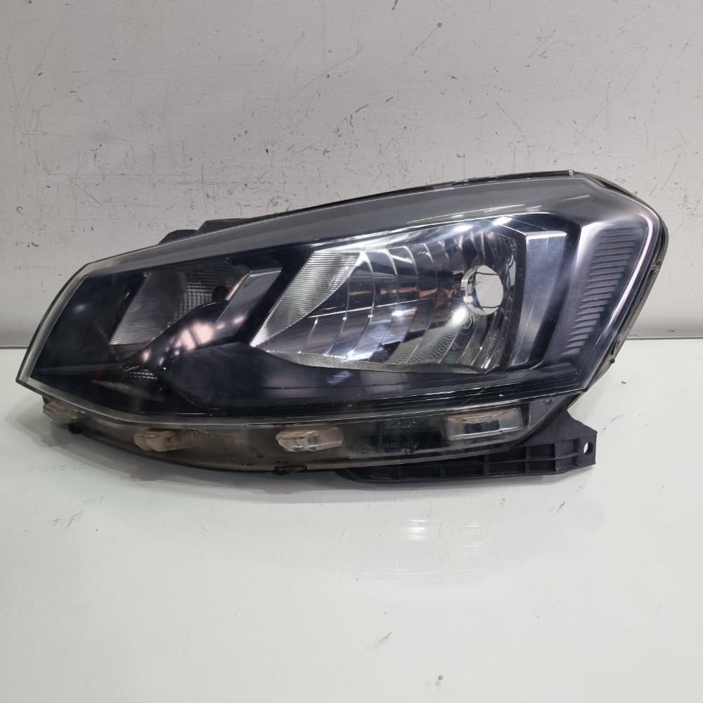 Farol Dianteiro Esquerdo Volkswagen Gol G7 2016/2018 Esquerdo/motorista 1