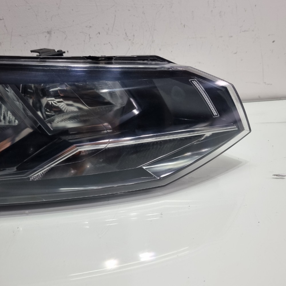 Farol Do Lado Direito Volkswagen Polo Modelos 2017/2020 Direito/passageiro 2