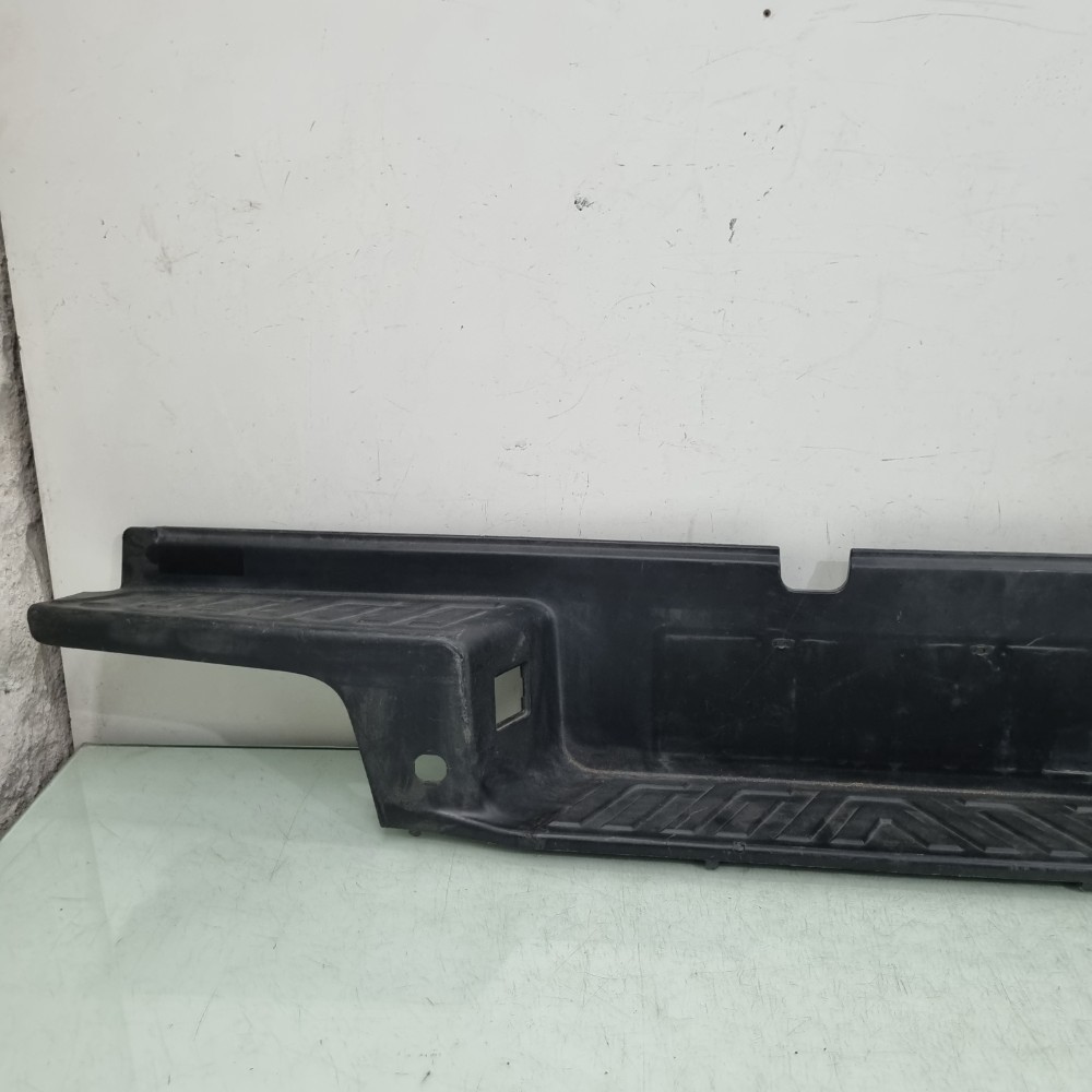Pisante Central  Parachoque Tras. Toyota Hilux 2016/2021 Rec 3