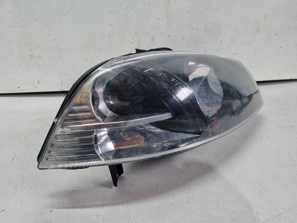Farol Direito Para Fiat Strada Working 2014/2019 Seminovo. 2