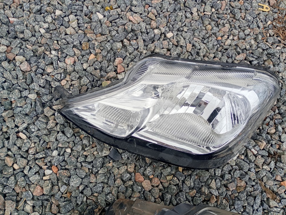 Farol esquerdo Étios 2016/2019 2