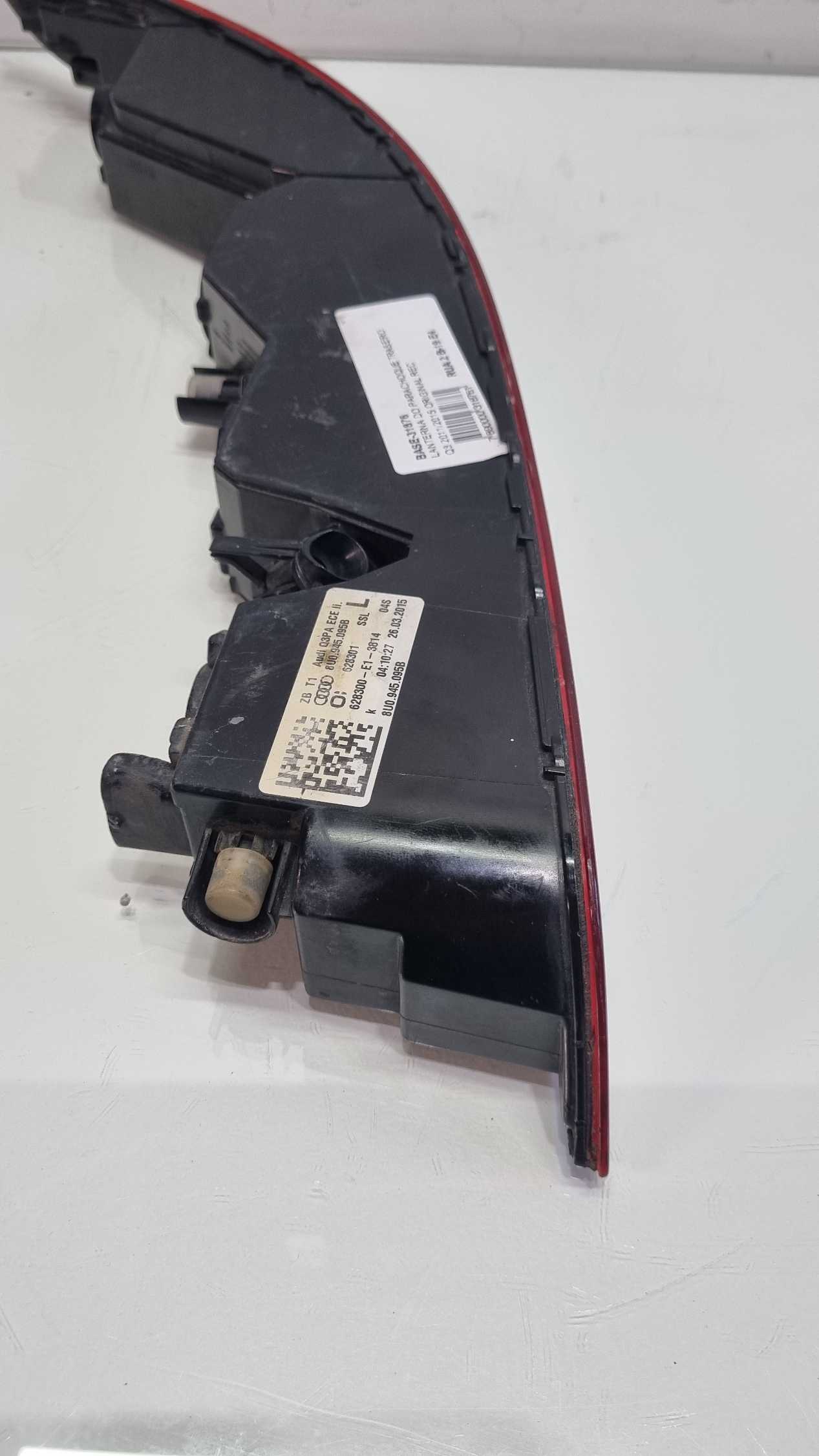 Lanterna parachoque traseiro Audi Q3 modelo 2011/2016 3