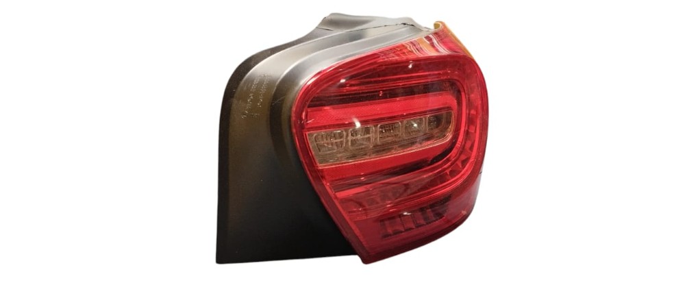 Lanterna Direita Com Led Mercedes A200 2012 / 2014 Vermelha Direito/passageiro Vermelha 1