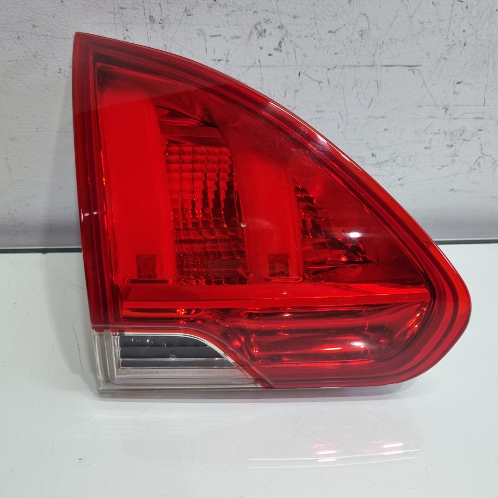 Lanterna Esquerda Tampa Peugeot 2008 2016/2022 Esquerdo/motorista