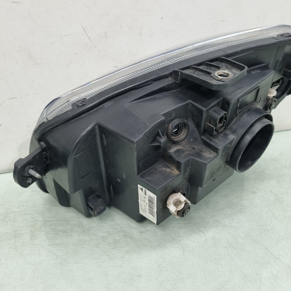 Farol Do Lado Direito Fiat Uno Vivace Modelos 2012/2014 Direito/passageiro 7