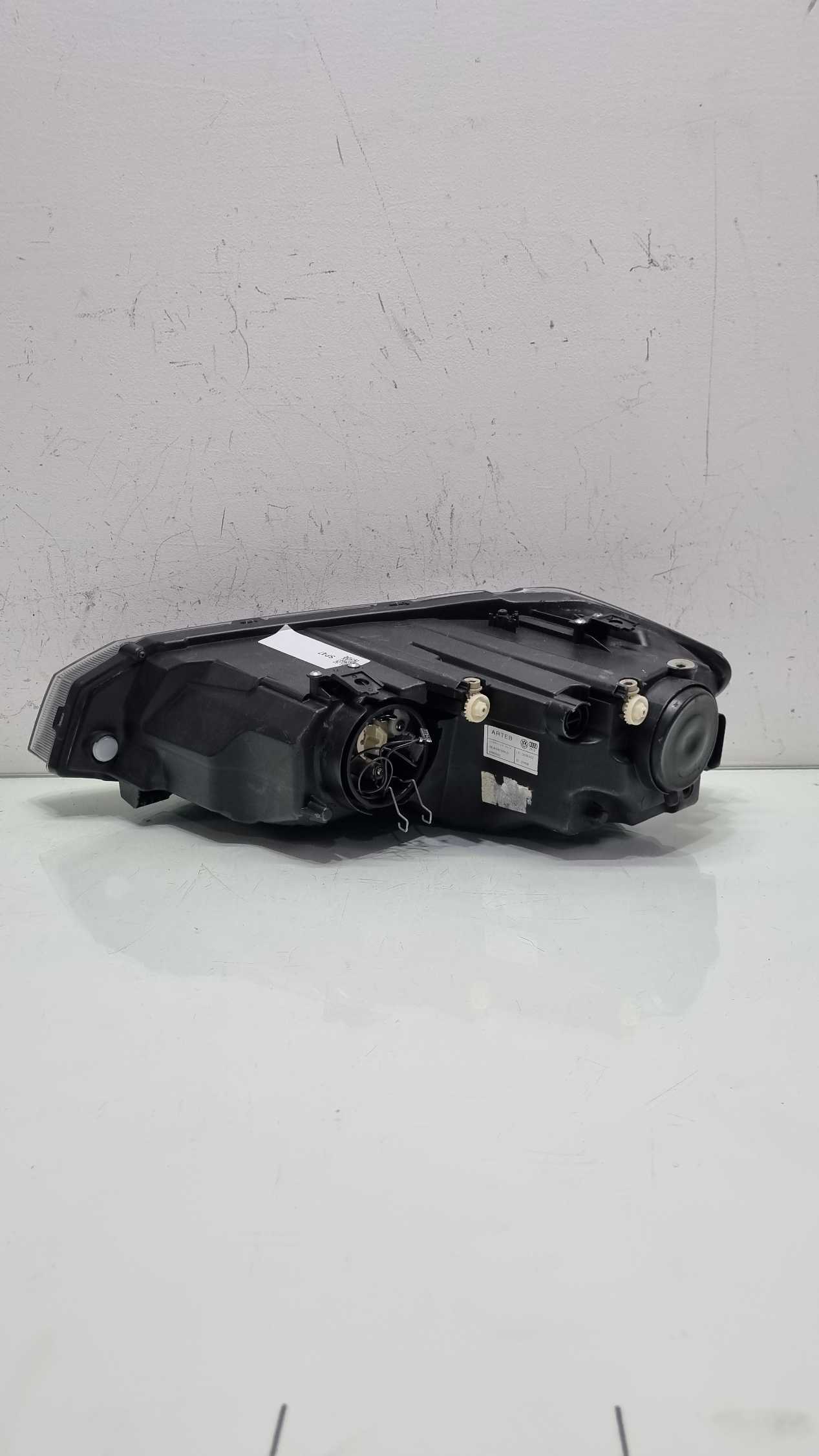 Farol lado direito Volkswagen Polo mascara negra 2017/2022 2