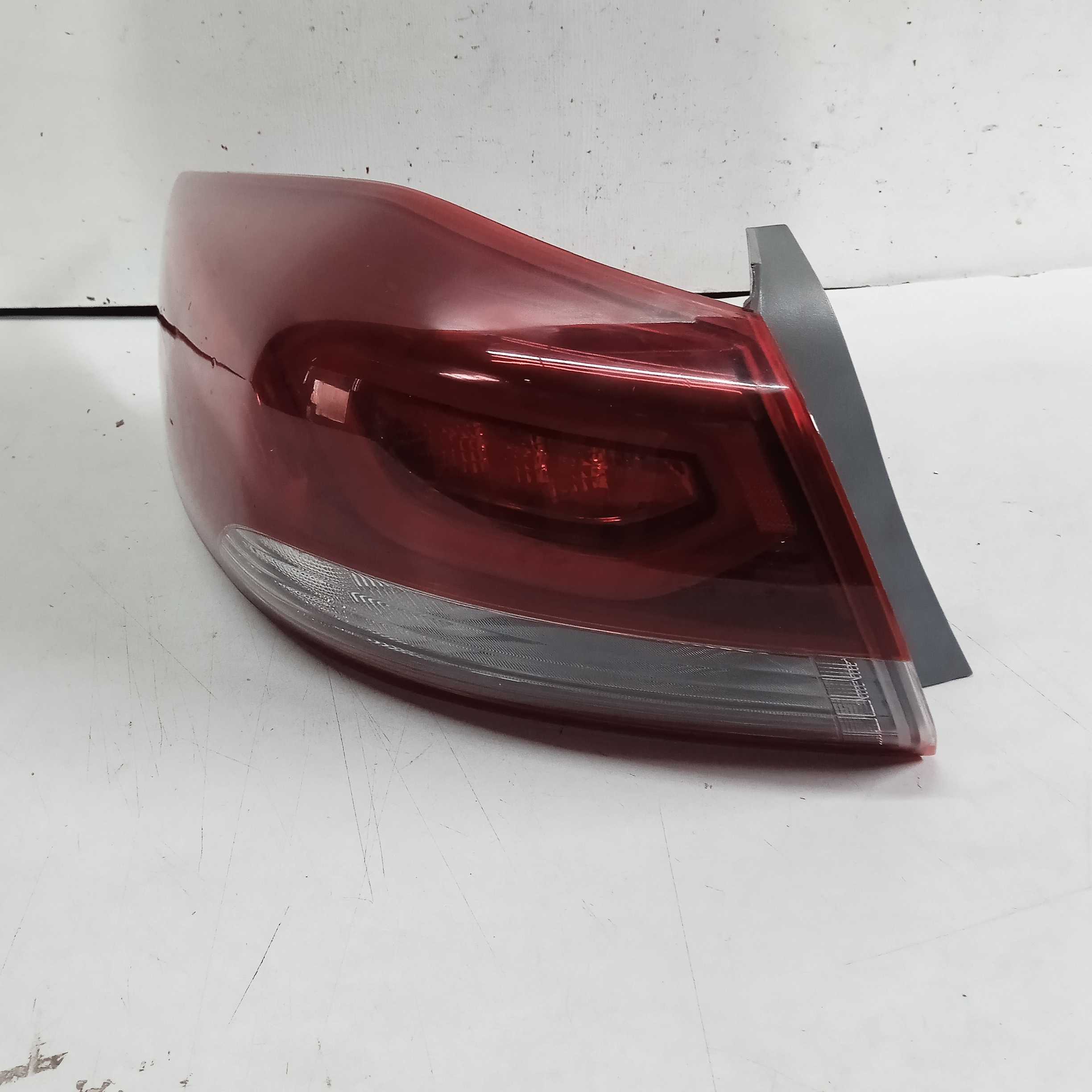 Lanterna Esquerda Hyundai Elantra Ano 2013/2016 Recuperada 1