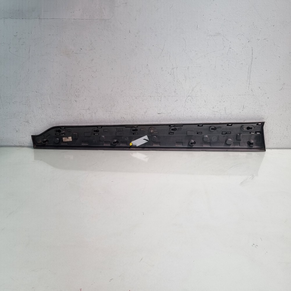 Friso Da Porta Dianteira Direita Volvo Xc90 2016/2019 Cinza 7