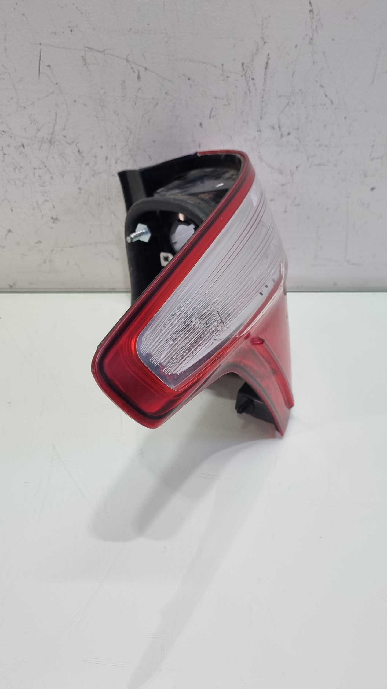 Lanterna lado esquerdo Fiat Gran Siena modelo 2012/2016 1