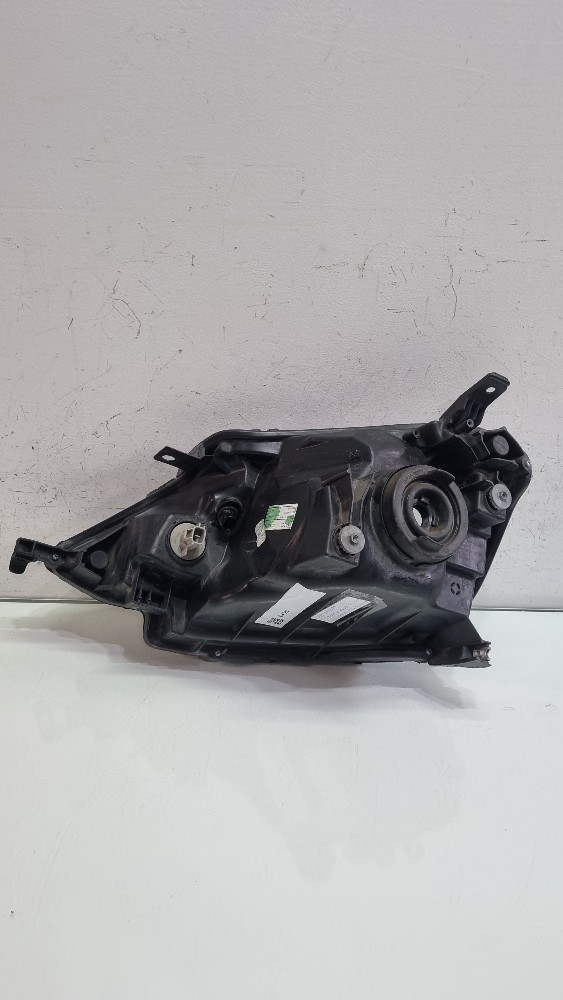 Farol direito mascara negra Toyota Etios  modelo 2016/2020 2