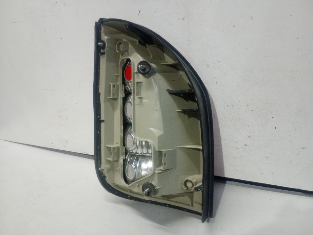 Lanterna Direita Chevrolet Zafira 2003 / 2007 Recuperado Direito/passageiro 6