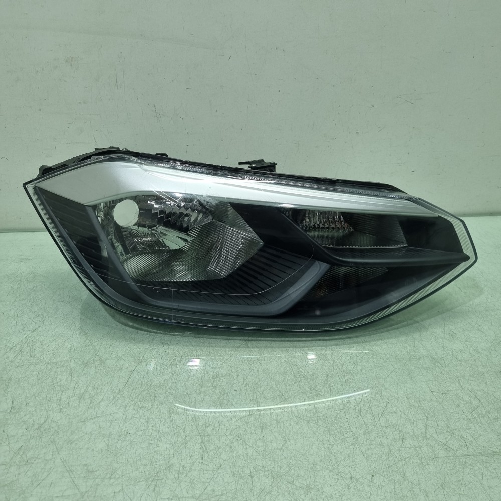 Farol Do Lado Direito Chevrolet Tracker Modelos 2023/2025 Direito/passageiro 1