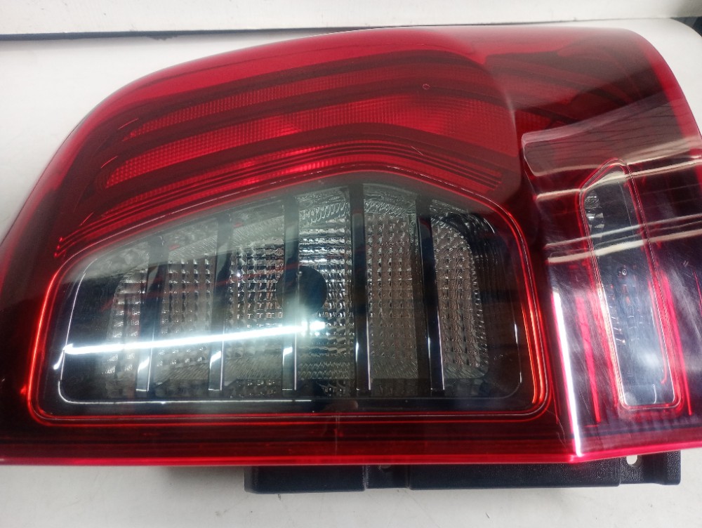 Lanterna Direita Oroch 2015/2025 Recuperada 4