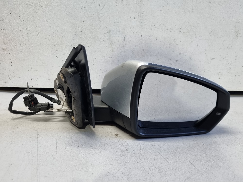 Retrovisor Direito Manual Volkswagen Polo 2017/2025 Usado 1