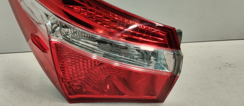 Lanterna Traseira Esquerda Corolla 2015/2017 Recon Esquerdo/motorista Vermelha 2