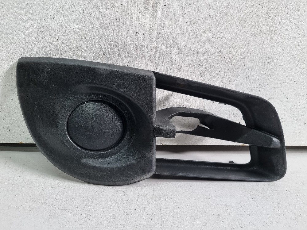 Moldura Cibié Direito Chevrolet Montana 2013/2018 Semi-novo. 1