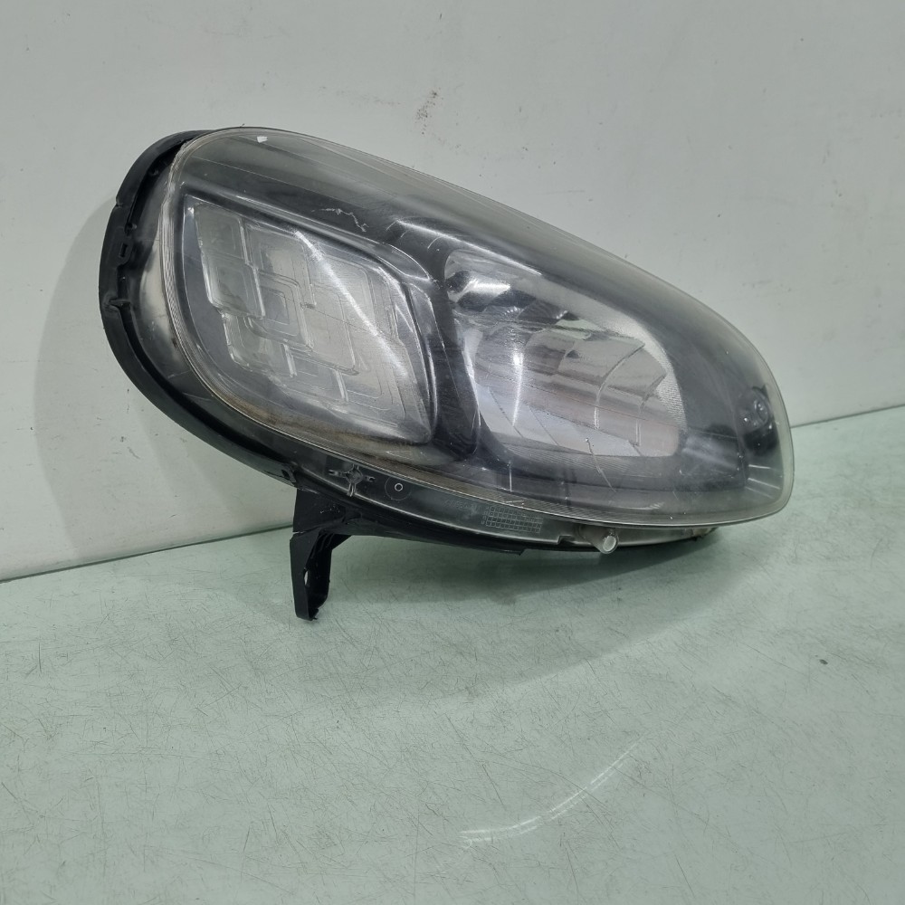 Farol Lado Direito M.negra Fiat  Uno Drive  2016/2020 Usado. 3